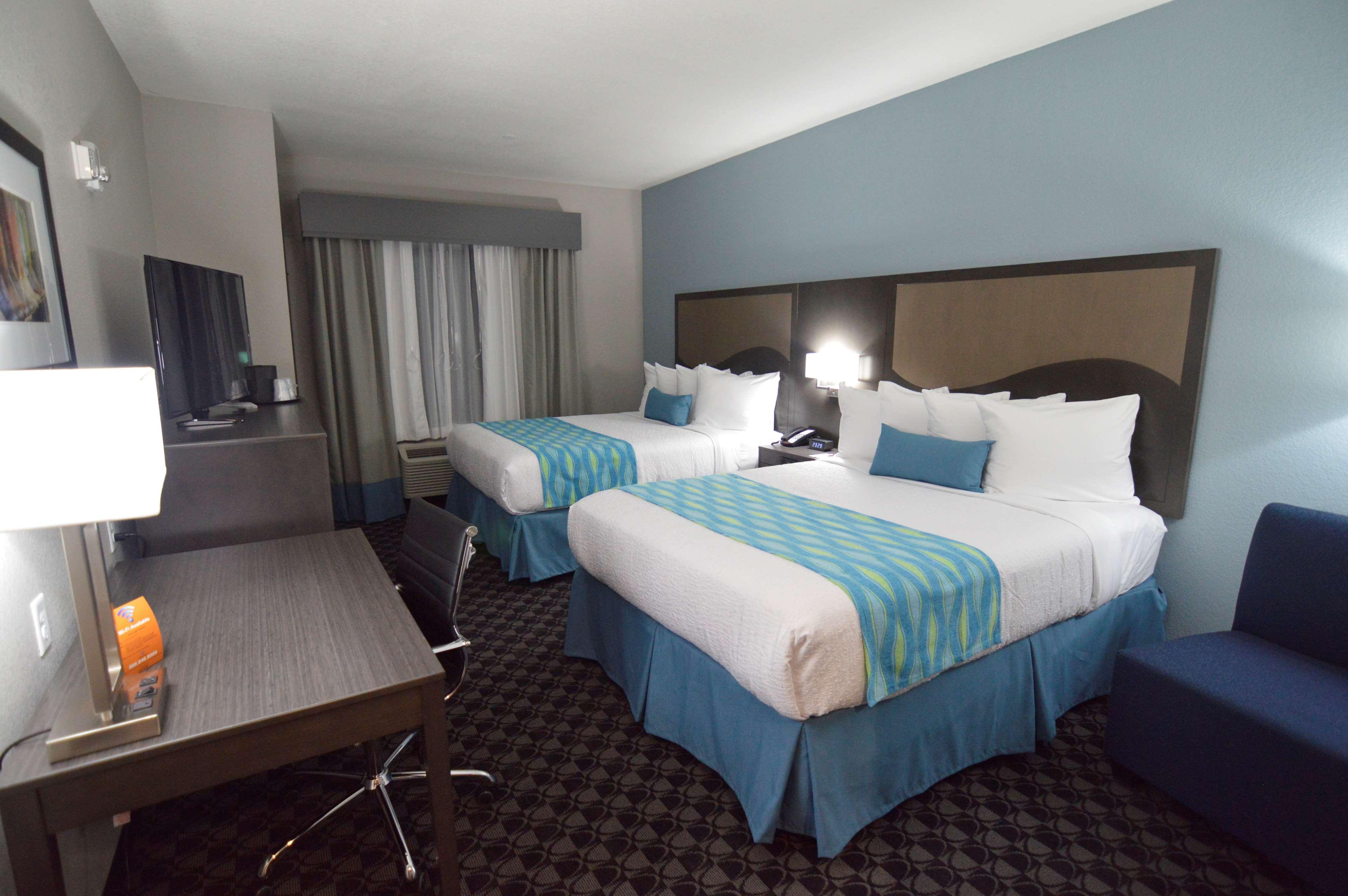 Best Western Plus Waller Hotel Exterior photo