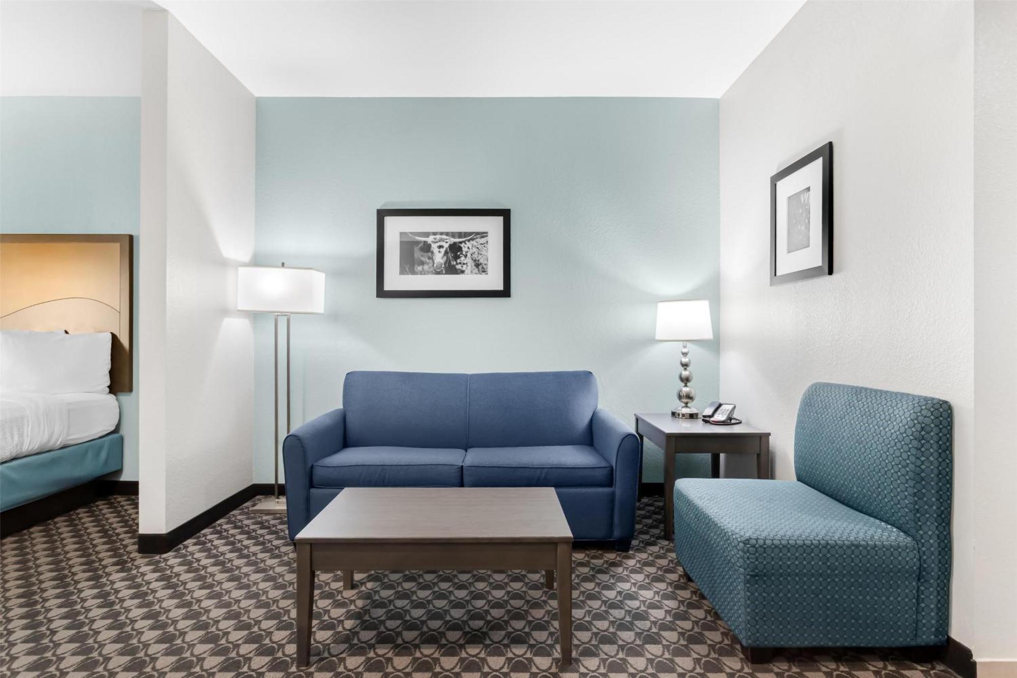 Best Western Plus Waller Hotel Exterior photo